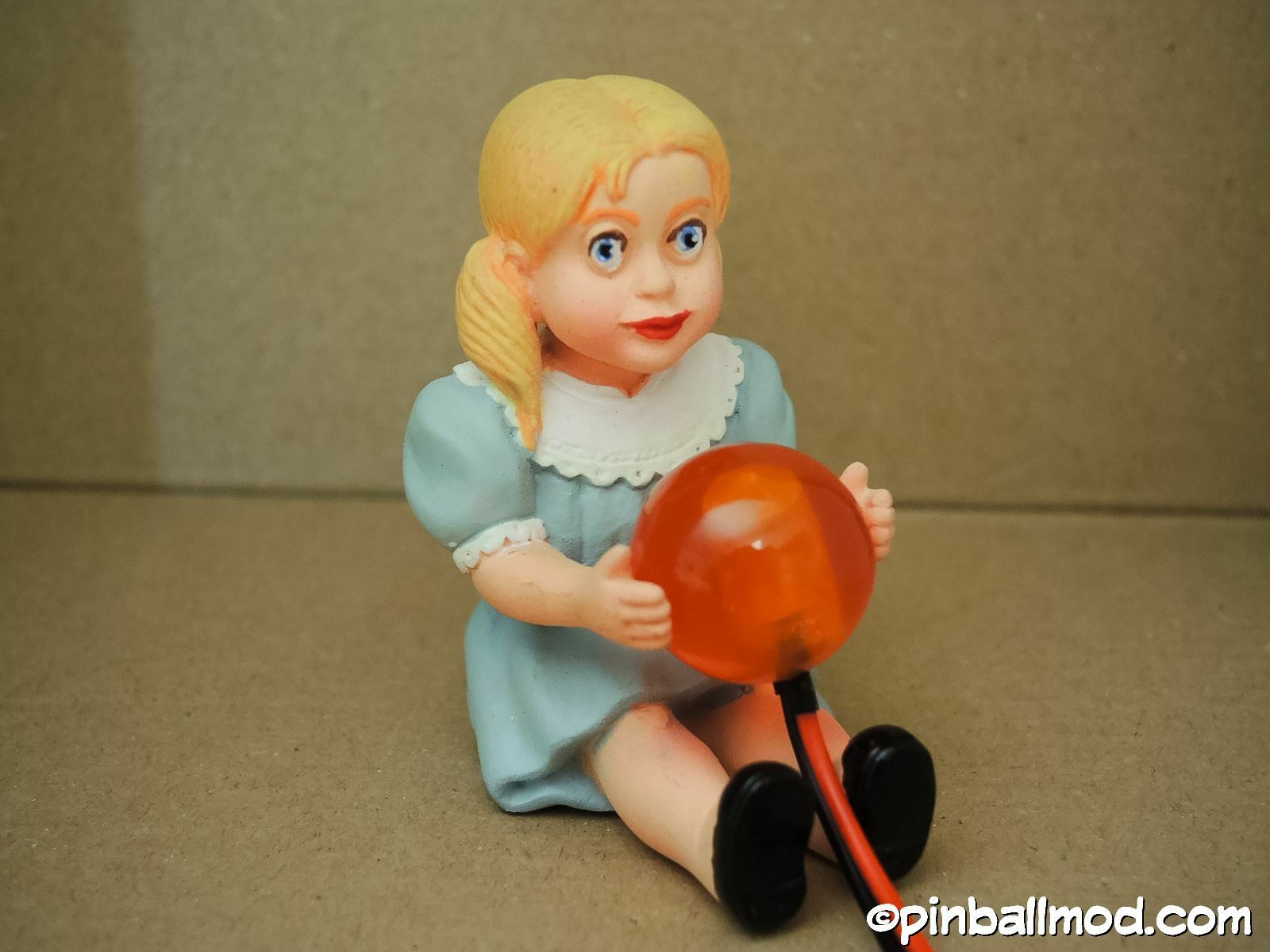 Twilight Zone Pinball Talky Tina Doll - Imagen 4